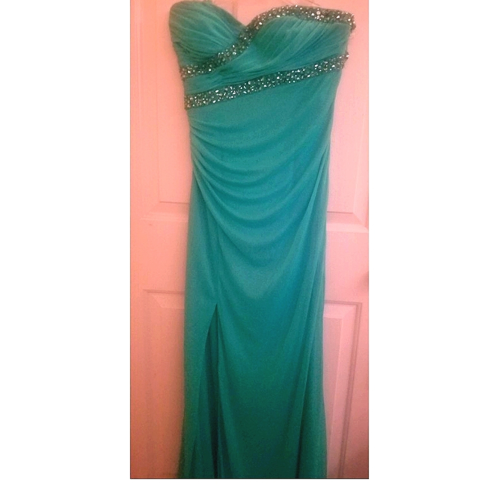 Prom/long dress